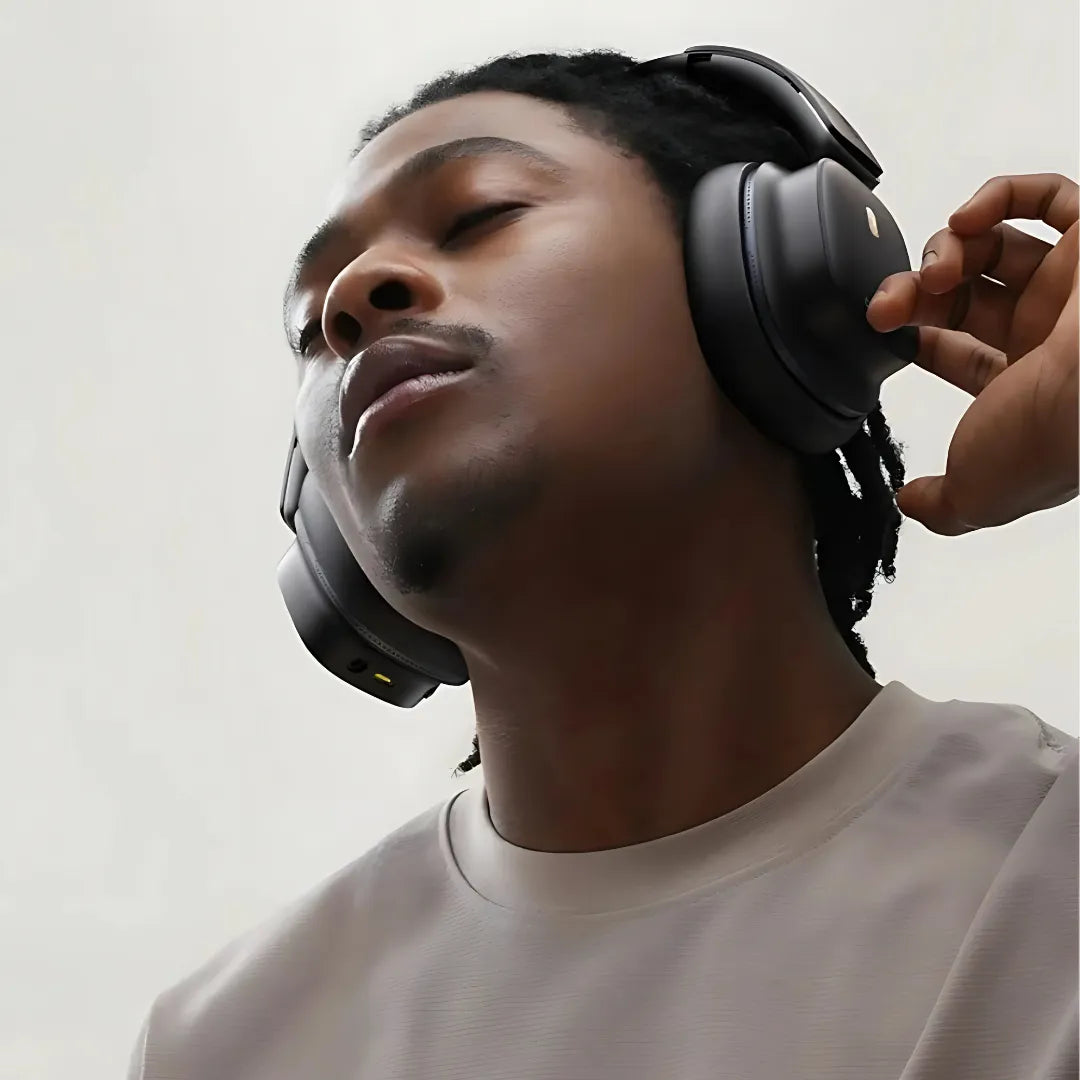 Headset Bluetooth Baseus Bowie 30 Max com Cancelamento de Ruído de -45dB, Áudio Espacial e Bateria de 65h